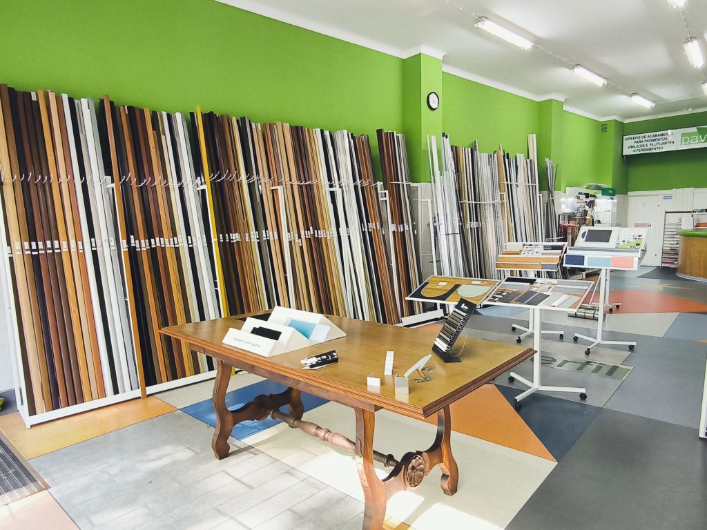 O que considerar na escolha de rodapés para cada tipo de parede?